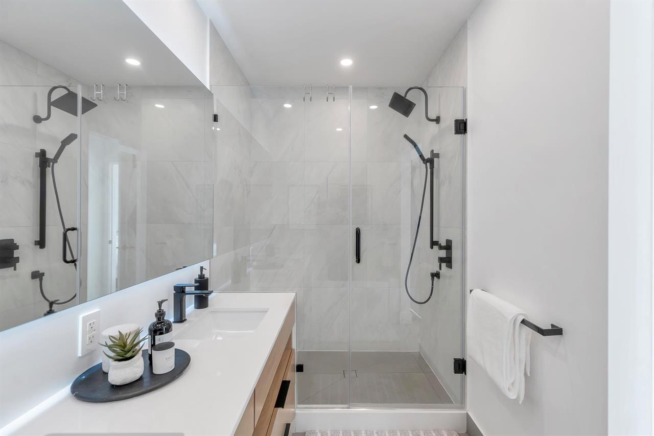 #703 - 546 Beatty Street
